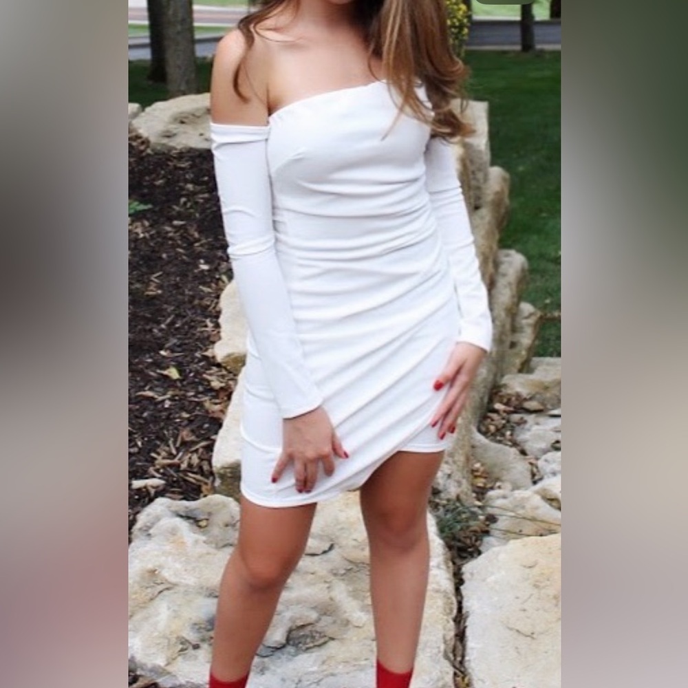 Fashion Nova white going out dress size XS